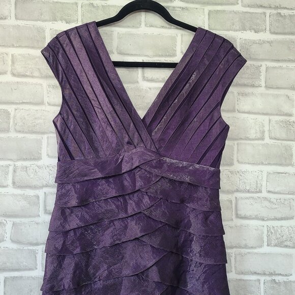 Cache Purple Iridescent Cocktail Dress Shutter Pleat Sheath Cap Sleeve V-neck 6 - Picture 3 of 10